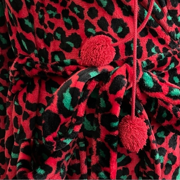 🔥 Sleep Chic NWT Plush Short Robe XXL Red Green Animal Print - Picture 13 of 14